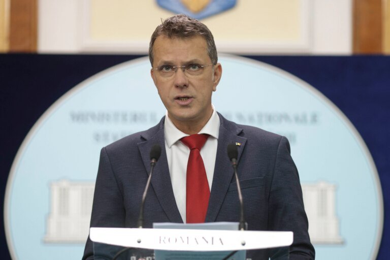 universitatea-bioterra-confirma-ca-ministrul-ionut-mosteanu-a-facut-anii-iii-si-iv-de-studiu-intr-un-singur-an-universitar