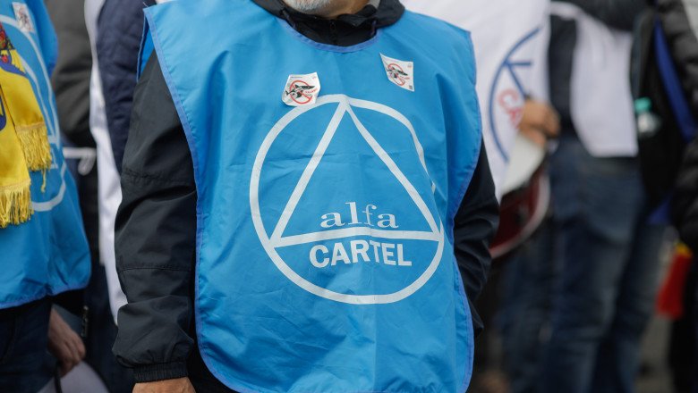 protest-la-palatul-cotroceni.-sindicalisti-din-patru-confederatii-cer-medierea-presedintiei,-in-contextul-politicilor-de-austeritate protest-la-palatul-cotroceni.-sindicalisti-din-patru-confederatii-cer-medierea-presedintiei,-in-contextul-politicilor-de-austeritate