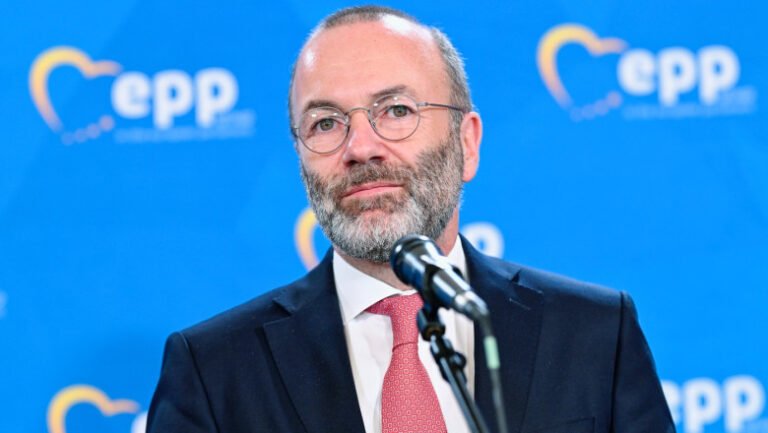 manfred-weber:-„activele-rusesti-sunt-in-continuare-pe-masa.-rusia-trebuie-sa-plateasca-pentru-ce-a-facut-in-ucraina”