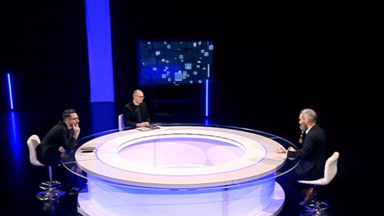 „expunerea-repetata-la-tehnologie-ne-altereaza-comportamentul”.-profesorul-razvan-rughinis-explica-efectul-ai-asupra-abilitatilor-umane