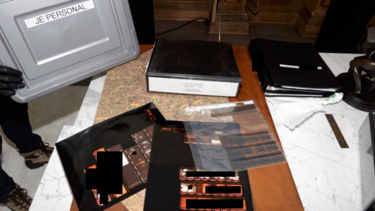 fisiere-din-dosarele-epstein-au-disparut-de-pe-site-ul-departamentului-justitiei-din-sua-fara-nicio-explicatie