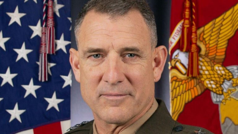 generalul-locotenent-francis-l.-donovan-a-fost-numit-de-trump-la-conducerea-comandamentului-american-de-sud