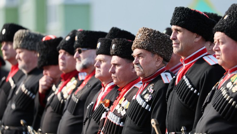 „gardienii-sufletului-rusiei”.-putin-trimite-cazacii-pe-frontul-din-ucraina,-pentru-a-lupta-impotriva-occidentului-„decadent” „gardienii-sufletului-rusiei”.-putin-trimite-cazacii-pe-frontul-din-ucraina,-pentru-a-lupta-impotriva-occidentului-„decadent”