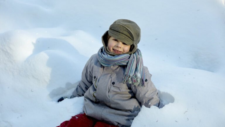 vremea-se-raceste-brusc-si-vin-ninsorile.-meteorologii-anunta-unde-va-fi-viscol-si-unde-stratul-de-zapada-ajunge-la-15-20-de-centimetri