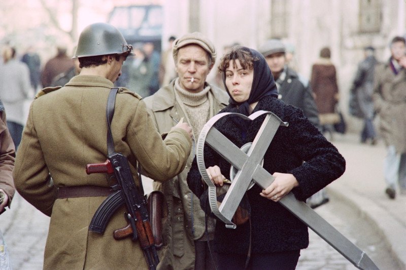 ion-iliescu-si-anturajul-lui-au-confiscat-revolutia-si-au-executat-eficient-o-lovitura-militara,-spune-procurorul-dosarului-revolutiei ion-iliescu-si-anturajul-lui-au-confiscat-revolutia-si-au-executat-eficient-o-lovitura-militara,-spune-procurorul-dosarului-revolutiei