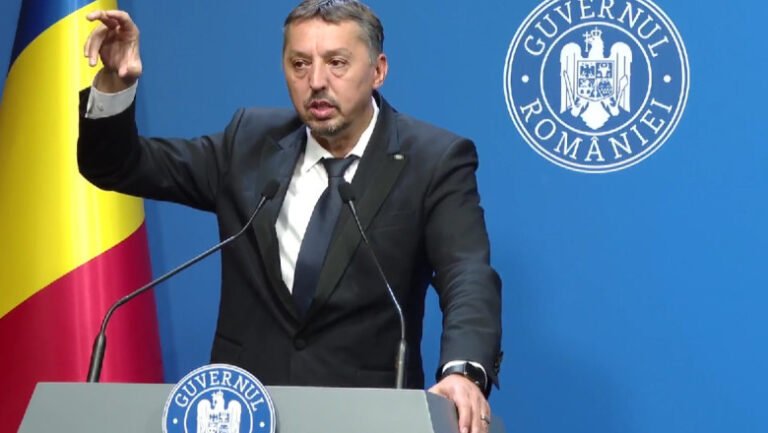 daniel-david-a-demisionat-din-functia-de-ministru-al-educatiei:-„motivatia-retragerii-mele-este-simpla”