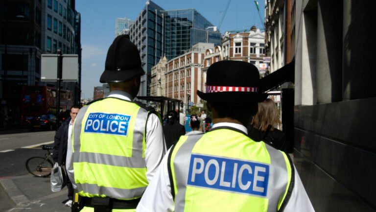 si-marea-britanie-are-propriul-caz-„pelicot”.-un-barbat-e-acuzat-de-56-de-infractiuni-sexuale-impotriva-fostei-sotii