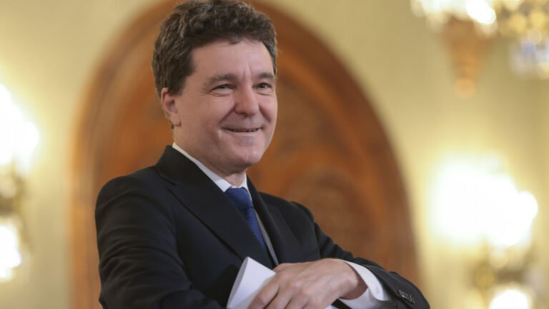 cum-poate-fi-suspendat-presedintele-nicusor-dan?-opozitia-strange-semnaturi:-„ne-e-greu,-avand-in-vedere-ruptura-din-sos-si-pot”