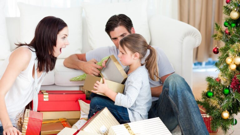 masa-traditionala-de-sarbatori,-bradul-si-cateva-cadouri:-cat-costa-un-craciun-romanesc,-„fara-extravagante”