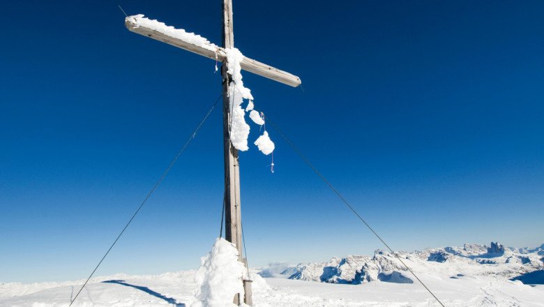 risc-de-avalanse-in-carpatii-meridionali,-in-perioada-25-–-27-decembrie.-grosimea-stratului-de-zapada-la-munte risc-de-avalanse-in-carpatii-meridionali,-in-perioada-25-–-27-decembrie.-grosimea-stratului-de-zapada-la-munte