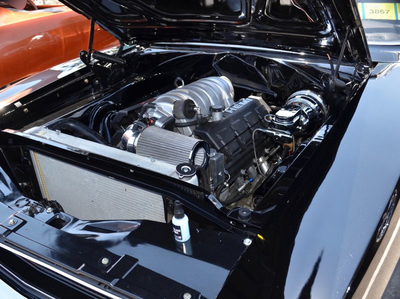 in-plin-avant-al-masinilor-electrice,-un-constructor-american-reinvie-un-motor-v8-de-5,7-l-si-nu-mai-poate-face-fata-comenzilor