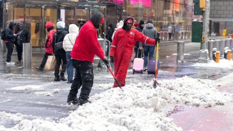 stare-de-urgenta-la-new-york-si-new-jersey,-din-cauza-unei-furtuni-de-zapada.-mii-de-zboruri-perturbate