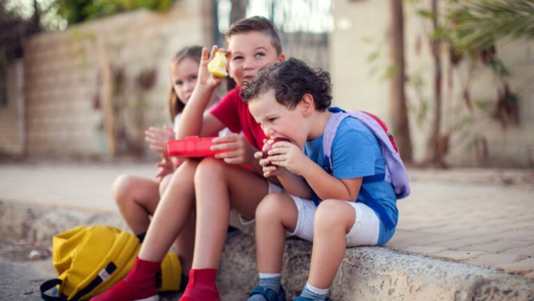 peste-540.000-de-copii-vor-beneficia-anul-viitor-de-programul-„masa-sanatoasa”,-anunta-guvernul