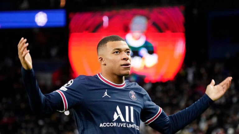 politistul-responsabil-cu-securitatea-echipei-frantei,-sanctionat-dupa-ce-a-primit-o-donatie-de-la-mbappe.-suma-oferita-de-fotbalist