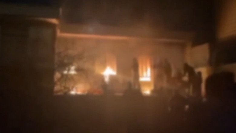 violente-si-cladiri-guvernamentale-vandalizate.-iranienii-au-iesit-in-strada-impotriva-regimului-ayatolahilor violente-si-cladiri-guvernamentale-vandalizate.-iranienii-au-iesit-in-strada-impotriva-regimului-ayatolahilor