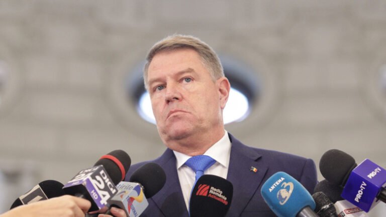 klaus-iohannis-nu-a-onorat-invitatia-de-a-participa-la-parada-de-ziua-nationala.-anuntul-lui-nicusor-dan