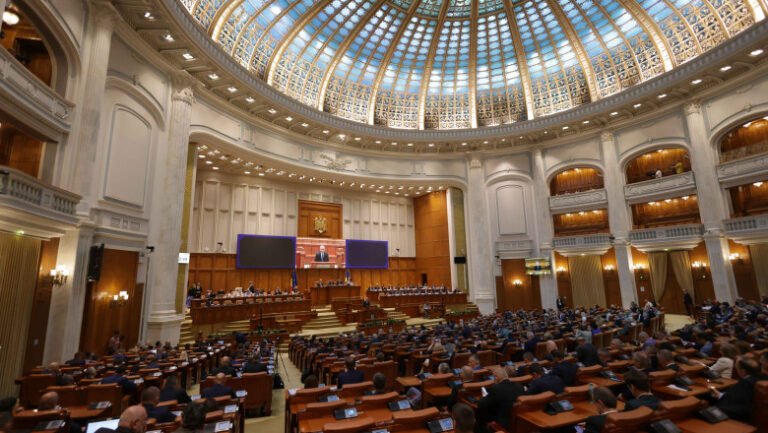 reforma-pensiilor-speciale,-in-parlament.-guvernul-isi-asuma,-astazi,-raspunderea-pe-legea-privind-pensiile-magistratilor