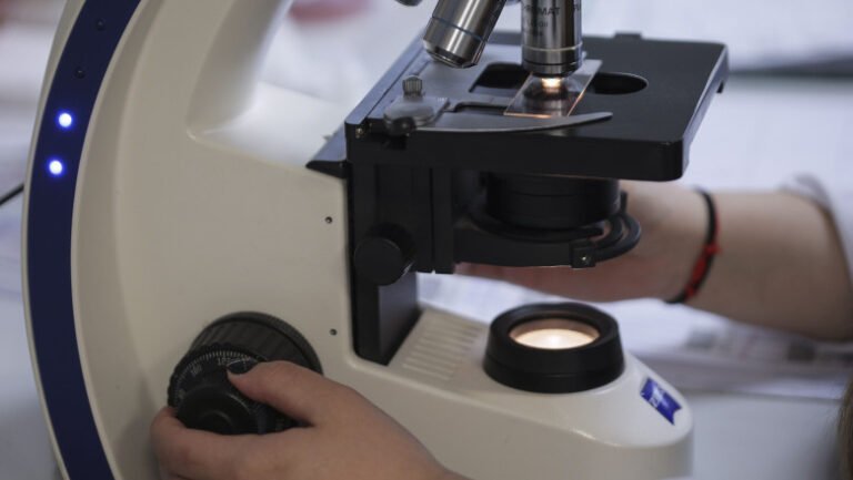 cercetatorii-israelieni-au-gasit-indicii-despre-o-posibila-inversare-a-evolutiei-unei-boli-care-afecteaza-milioane-de-oameni