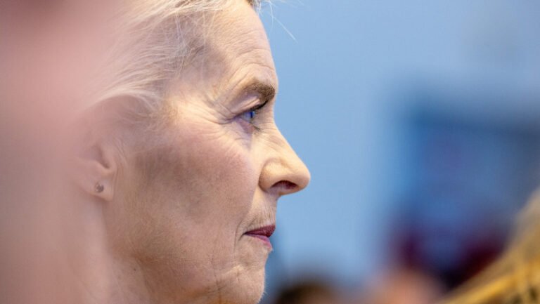 uniunea-europeana,-pe-marginea-celei-mai-grave-crize-interne-din-ultimele-decenii:-provocarea-pentru-ursula-von-der-leyen