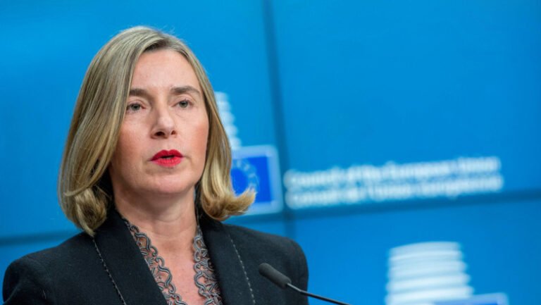 federica-mogherini-si-un-diplomat-de-rang-inalt-al-ue,-acuzati-de-frauda-si-coruptie,-eliberati-din-arest:-„nu-prezinta-risc-de-fuga”