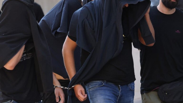 noua-persoane-au-fost-puse-sub-acuzare-pentru-saluturi-fasciste,-intr-o-tara-membra-a-uniunii-europene