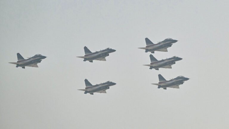 taiwanul-avertizeaza:-avioane-mlilitare-chineze-au-„simulat-atacuri”-impotriva-unor-nave-militare-straine