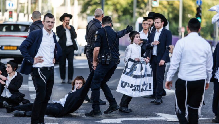 noua-criza-din-israel:-recrutarea-evreilor-ultraortodocsi-pentru-serviciul-militar.-scutirea-de-a-face-armata-fusese-instituita-in-1947