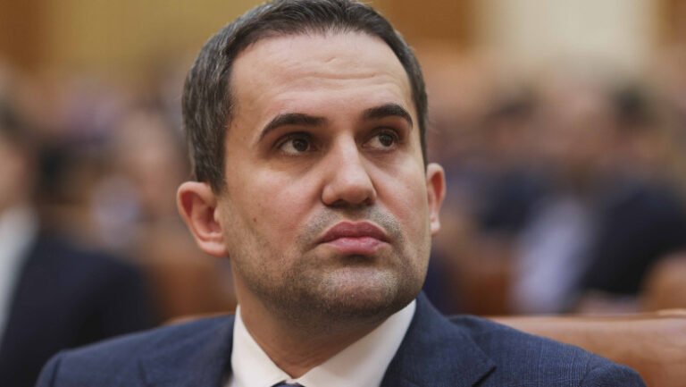 replica-lui-ciprian-serban-dupa-ce-la-aeroporturi-bucuresti-s-au-aprobat-indemnizatii-de-27.000-de-lei:-„e-dublu-fata-de-cat-iau-eu”