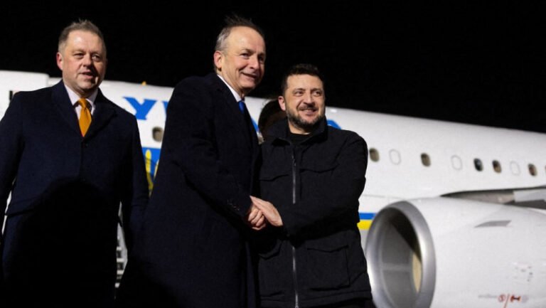 patru-drone-de-tip-militar,-neidentificate,-au-incalcat-zona-de-interdictie-aeriana-cand-zelenski-ateriza-la-dublin