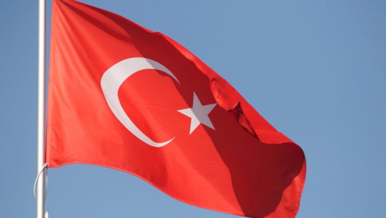 mae-turc-ii-convoaca-pe-ambasadorii-rus-si-ucrainean,-dupa-atacurile-asupra-petrolierelor-in-marea-neagra