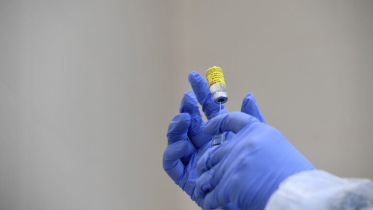 vaccinurile-cu-arnm-impotriva-covid-19-nu-cresc-riscul-de-mortalitate-pe-termen-lung,-arata-un-studiu-amplu-realizat-in-franta