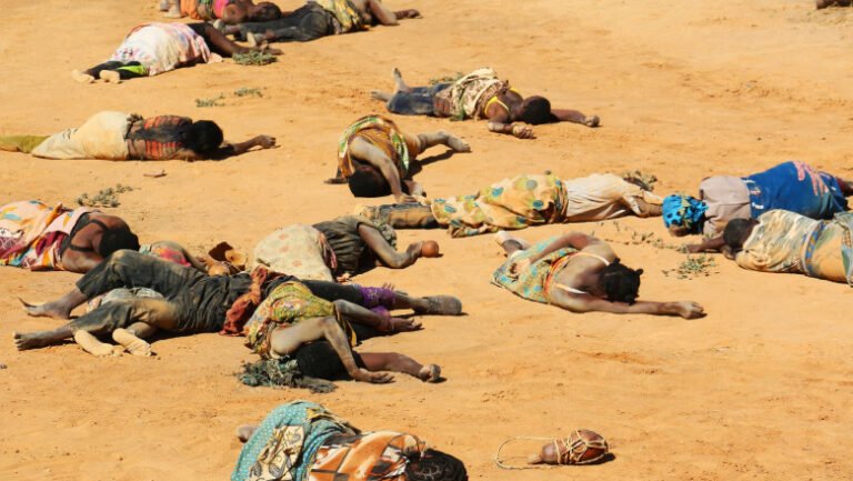 o-companie-franceza-este-acuzata-ca-a-platit-soldatii-care-au-organizat-un-masacru-intr-o-tara-din-africa.-„330-au-fost-decapitati”