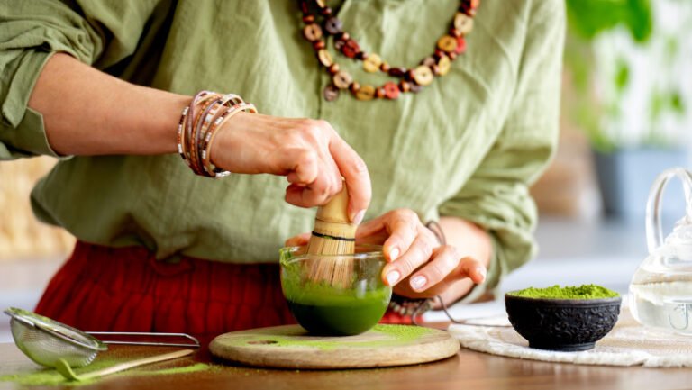 ce-este-matcha,-bautura-virala-a-sezonului:-specialistii-avertizeaza:-„consumul-excesiv-poate-provoca-insomnii”