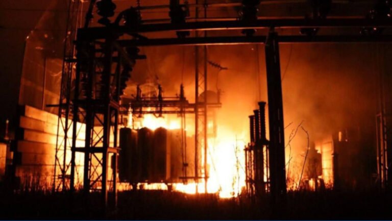 ucraina-anunta-ca-a-lovit-o-importanta-rafinarie-de-petrol-rusa,-la-circa-200-de-kilometri-de-moscova