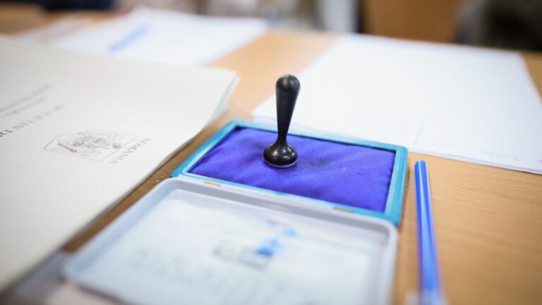 alegeri-bucuresti-2025-cine-sunt-cei-17-candidati-inscrisi-in-cursa-pentru-primaria-capitalei.-votul-incepe-duminica,-la-ora-07:00