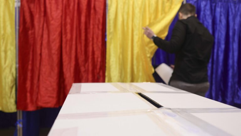 alegeri-locale-partiale-2025.-romani-din-11-judete-si-bucuresti-isi-aleg-primarul-sau-presedintele-de-consiliu-judetean