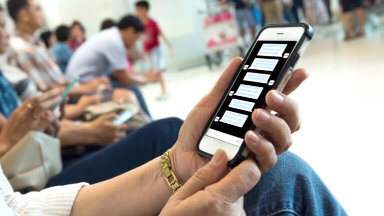 ai-poate-schimba-opiniile-politice,-insa-greseste-masiv.-cat-de-periculosi-sunt-chatbotii-(studiu)