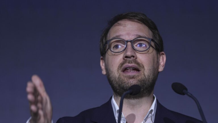 dominic-fritz:-„psd-foloseste-usr-ca-un-fel-de-sac-de-box”.-ce-a-raspuns-el,-intrebat-daca-va-ramane-coalitia-in-aceeasi-formula