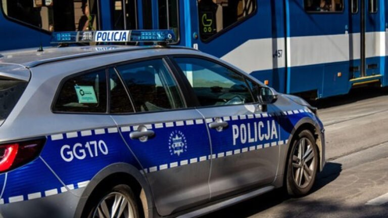 politia-poloneza-a-arestat-trei-ucraineni-asupra-carora-a-fost-gasit-echipament-de-hacking