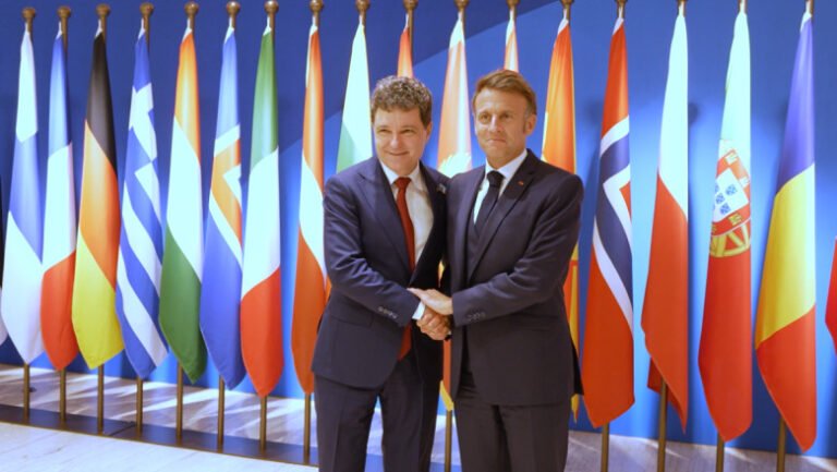 nicusor-dan-se-intalneste-cu-emmanuel-macron,-la-palatul-elysee