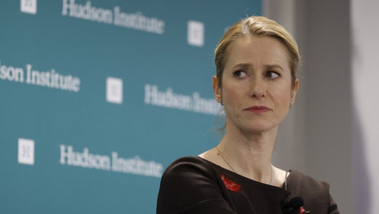 kaja-kallas-reactioneaza-la-criticile-privind-libertatile-din-europa:-ar-trebui-indreptate-in-alta-parte,-„poate-catre-rusia”