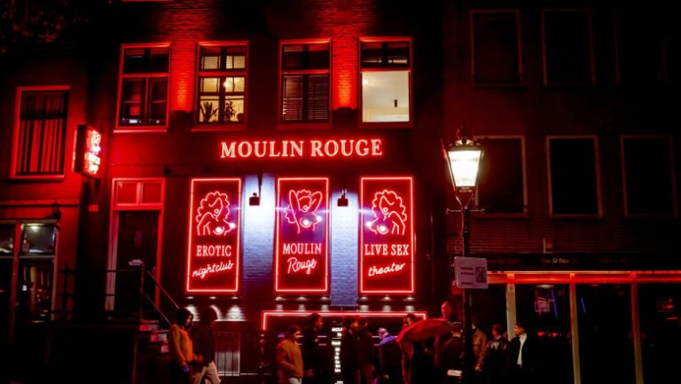 extrema-dreapta-franceza-vrea-sa-redeschida-bordelurile.-amenda-uriasa-pe-care-clientul-unei-prostituate-o-poate-lua-in-prezent