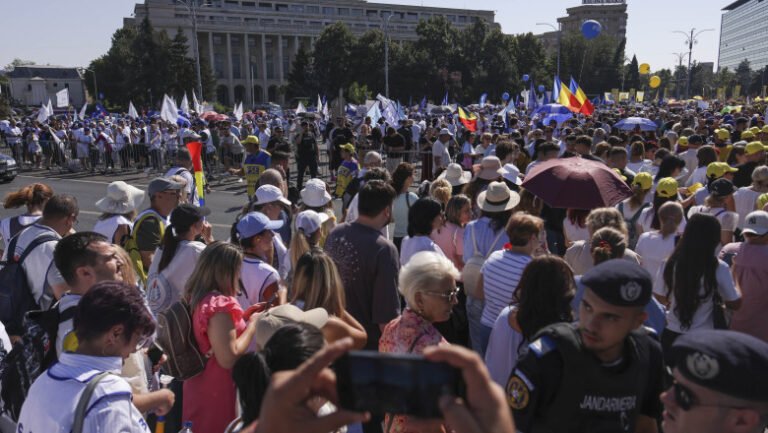 negocieri-la-guvern-privind-majorarea-salariului-minim.-sindicalistii-acuza:-vor-sa-legifereze-evaziunea-fiscala-in-structura-bugetului