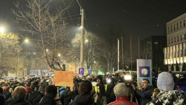 manifestatie-pentru-independenta-justitiei,-in-fata-sediului-consiliului-superior-al-magistraturii.-protest-si-in-cluj