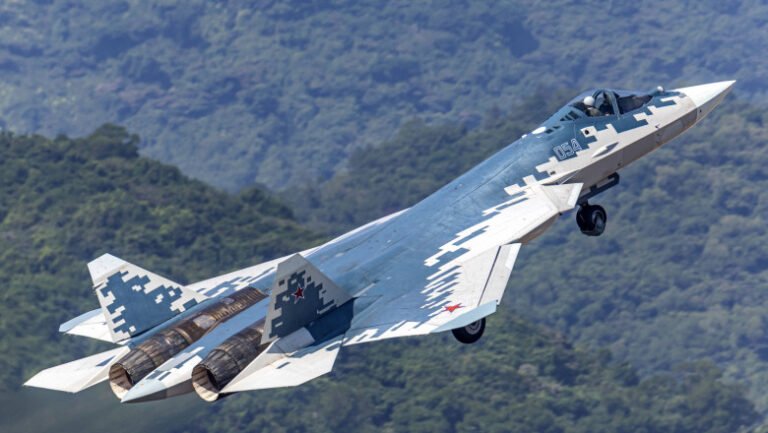 rusia-nu-poate-produce-avioane-militare-avansate-cu-tehnologia-sa.-ocoleste-sanctiunile-europene-si-le-construieste-cu-piese-importate