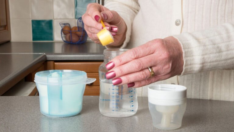 loturi-de-lapte-praf-pentru-bebelusi,-retrase-de-la-vanzare-din-mai-multe-magazine.-avertismentul-ansvsa