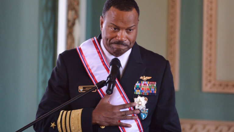 trump-l-a-dat-afara-pe-amiralul-responsabil-de-armata-sua-din-america-latina.-liderul-de-la-casa-alba-ameninta-venezuela-cu-razboiul