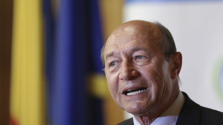 traian-basescu:-„marea-problema-nu-e-bolojan,-e-grindeanu.-e-disperat-sa-isi-mentina-functia,-una-spune-in-coalitie,-alta-in-afara-ei” traian-basescu:-„marea-problema-nu-e-bolojan,-e-grindeanu.-e-disperat-sa-isi-mentina-functia,-una-spune-in-coalitie,-alta-in-afara-ei”