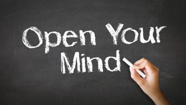 de-ce-si-amintesc-oamenii-mai-bine-sursa-unei-opinii-decat-sursa-unui-fapt