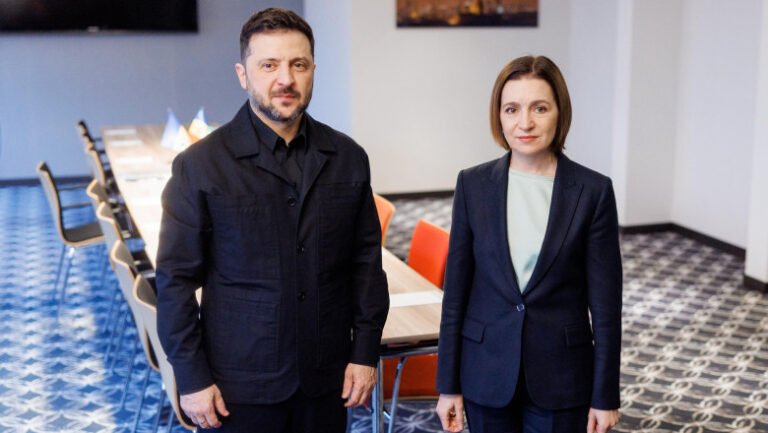 maia-sandu-s-a-intalnit-cu-volodimir-zelnenski-la-haga.-despre-ce-au-discutat-cei-doi-lideri